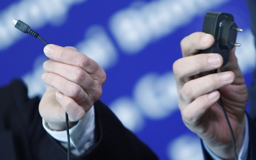 cargador universal 045